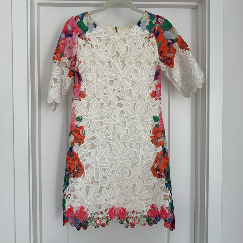 Chic Wish white lace shift dress